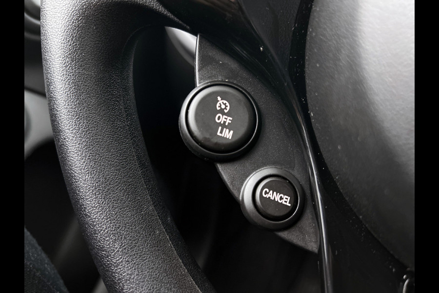 Smart Forfour 1.0 Business Solution 5drs. / Airco-ecc. / Cruise control / Radio multimedia / Apk 12-2026