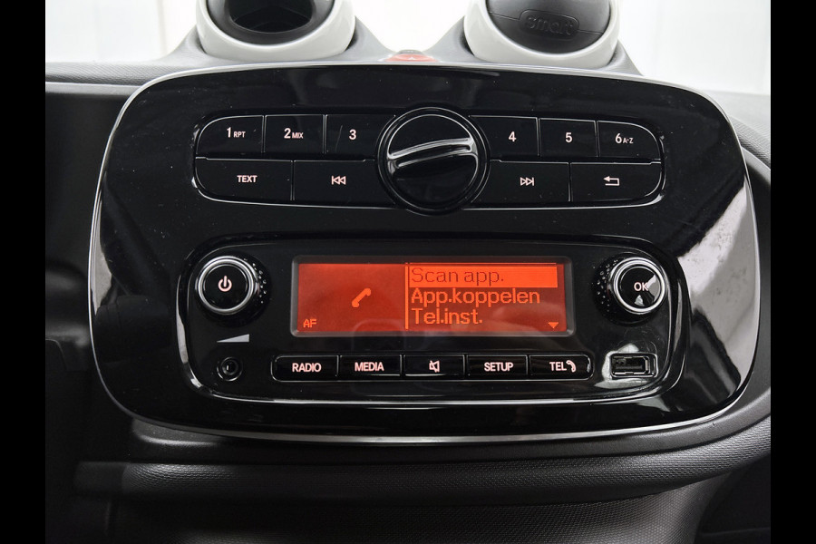 Smart Forfour 1.0 Business Solution 5drs. / Airco-ecc. / Cruise control / Radio multimedia / Apk 12-2026
