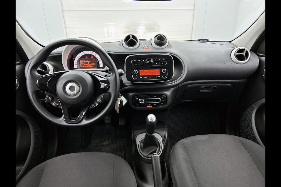 Smart Forfour 1.0 Business Solution 5drs. / Airco-ecc. / Cruise control / Radio multimedia / Apk 12-2026