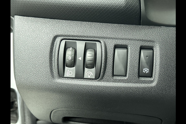Renault Clio Estate 0.9 TCe Limited 90PK / Airco / Navigatie / Radio multimedia / Parkeer sensoren / Apk 06-2028
