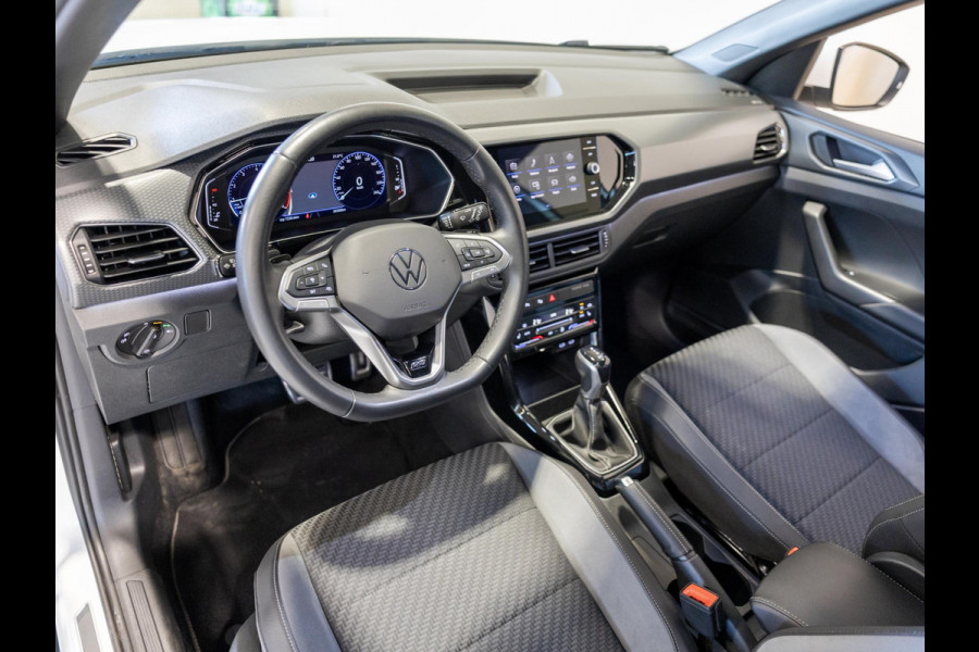 Volkswagen T-Cross 1.5 TSI 2x R-Line / 150pk / Trekhaak / Stoelverwarming / Virtual cockpit /