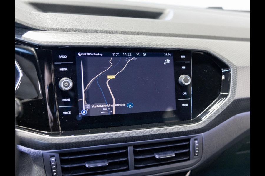 Volkswagen T-Cross 1.5 TSI 2x R-Line / 150pk / Trekhaak / Stoelverwarming / Virtual cockpit /