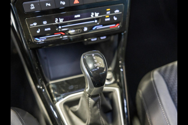 Volkswagen T-Cross 1.5 TSI 2x R-Line / 150pk / Trekhaak / Stoelverwarming / Virtual cockpit /