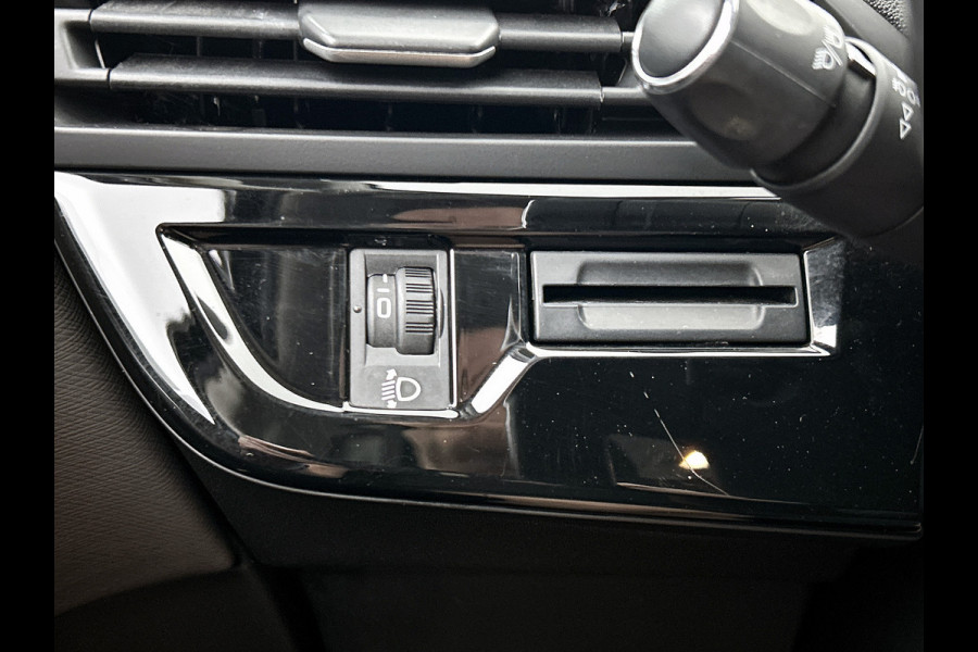Citroën Grand C4 SpaceTourer 7Pers. 1.2 131PK Automaat Business (Distributie bij155Dkm vv. )  Navigatie / Cruise ctr. / Trekhaak / Airco-climate / Apple Carplay / Apk nieuw