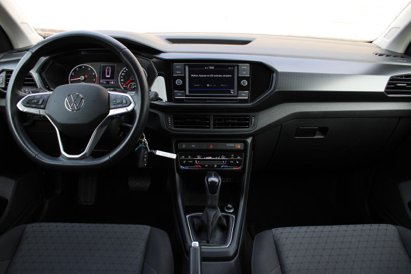 Volkswagen T-Cross 1.0 TSI Life | Adaptieve cruise | BLIS | Trekhaak | Stoelverwarming | Carplay