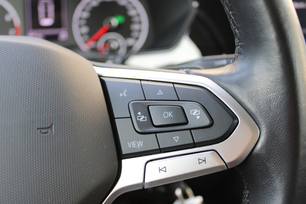 Volkswagen T-Cross 1.0 TSI Life | Adaptieve cruise | BLIS | Trekhaak | Stoelverwarming | Carplay