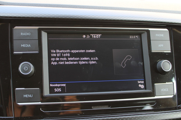 Volkswagen T-Cross 1.0 TSI Life | Adaptieve cruise | BLIS | Trekhaak | Stoelverwarming | Carplay