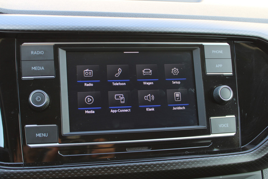 Volkswagen T-Cross 1.0 TSI Life | Adaptieve cruise | BLIS | Trekhaak | Stoelverwarming | Carplay