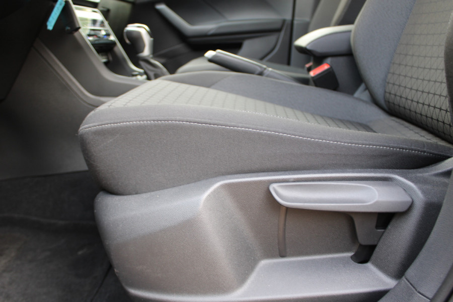 Volkswagen T-Cross 1.0 TSI Life | Adaptieve cruise | BLIS | Trekhaak | Stoelverwarming | Carplay