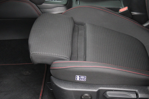 Ford FOCUS Wagon 1.0 EcoBoost Hybrid ST Line X 155pk Automaat | Driver Assistance Pack | Trekhaak afneembaar | AGR stoel | 18 inch Lichtmetaal | Winterpack | Bang&Olufsen | Elektrische achterklep