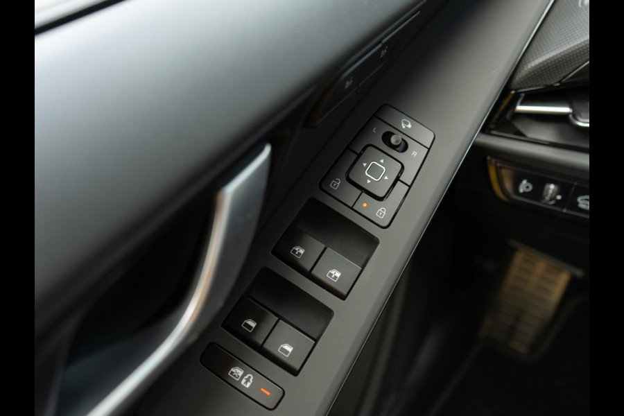 Kia Niro 1.6 GDi Hybrid ExecutiveLine Trekhaak | Stoel ventilatie | Schuifkanteldak | Harman en kardon | HUD | Stoelen en achterklep elektrisch