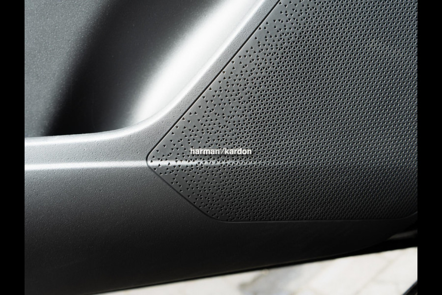 Kia Niro 1.6 GDi Hybrid ExecutiveLine Trekhaak | Stoel ventilatie | Schuifkanteldak | Harman en kardon | HUD | Stoelen en achterklep elektrisch