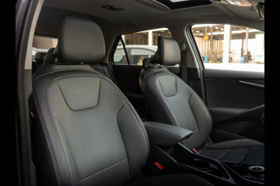 Kia Niro 1.6 GDi Hybrid ExecutiveLine Trekhaak | Stoel ventilatie | Schuifkanteldak | Harman en kardon | HUD | Stoelen en achterklep elektrisch
