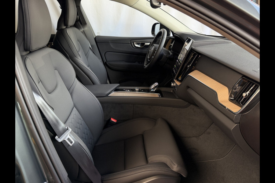 Volvo XC60 2.0 T8 455PK AWD PLUS DARK NIEUWE AUTO HARMAN KARDON 360.CAM STOEL/STUUR VERW LEER