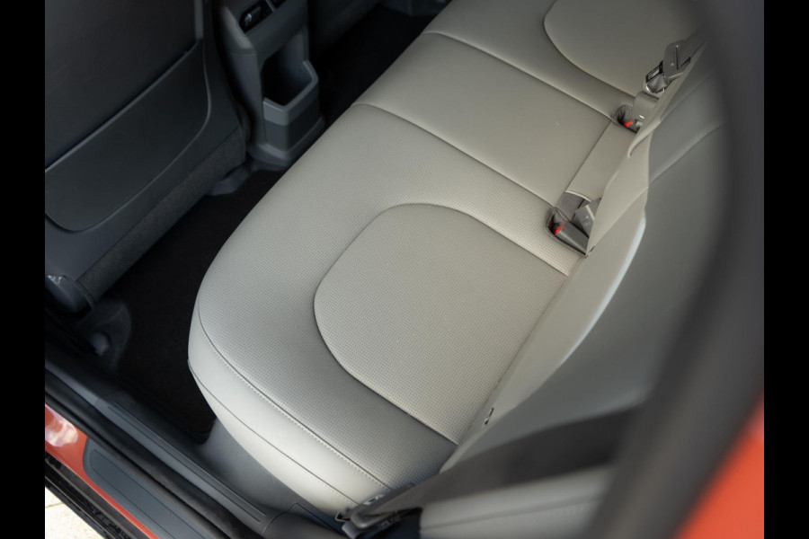 Kia EV3 Plus Advanced 81.4 kWh | Panorama Schuifkantel dak | elektr. achterklep | Leder | Stoel & stuurverwarming l SOH 99%