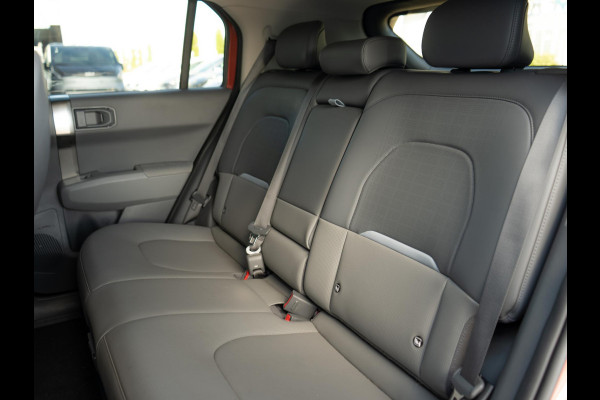 Kia EV3 Plus Advanced 81.4 kWh | Panorama Schuifkantel dak | elektr. achterklep | Leder | Stoel & stuurverwarming l SOH 99%