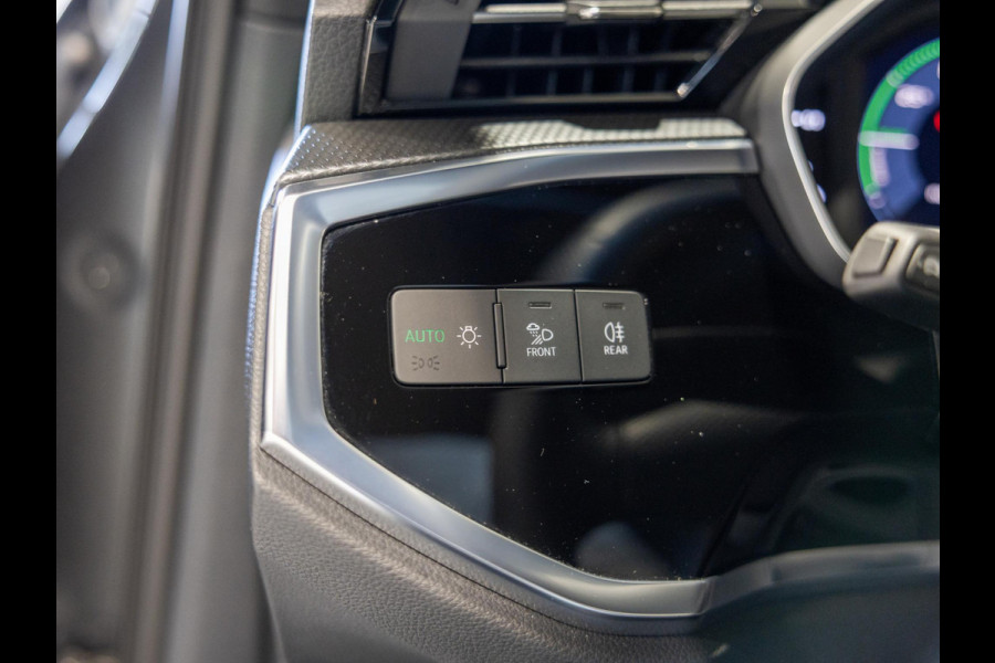 Audi Q3 45 TFSI e S-Line edition SOH 96% / 245pk / NAP / Stoelverwarming / Adaptieve cruise control /