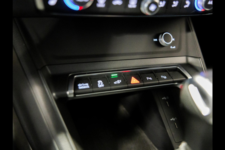 Audi Q3 45 TFSI e S-Line edition SOH 96% / 245pk / NAP / Stoelverwarming / Adaptieve cruise control /
