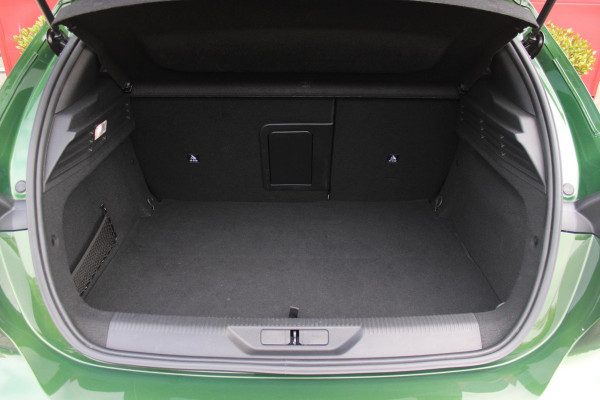 Peugeot 308 1.6 Plug-in Hybrid 180PK ALLURE | ACHTERUITRIJ CAMERA | NAVIGATIE | DRAADLOZE APPLE CARPLAY/ANDROID AUTO | DAB+ RADIO | ADAPTIVE CRUISE CONTROL | 17" LICHTMETALEN VELGEN | CLIMATE CONTROL |