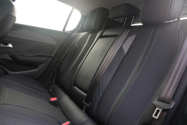 Peugeot 308 1.6 Plug-in Hybrid 180PK ALLURE | ACHTERUITRIJ CAMERA | NAVIGATIE | DRAADLOZE APPLE CARPLAY/ANDROID AUTO | DAB+ RADIO | ADAPTIVE CRUISE CONTROL | 17" LICHTMETALEN VELGEN | CLIMATE CONTROL |