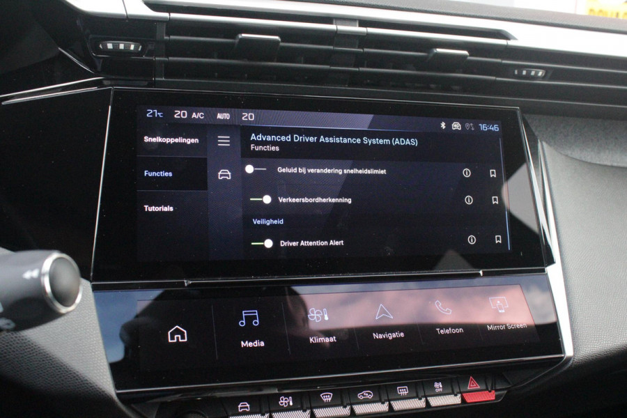 Peugeot 308 1.6 Plug-in Hybrid 180PK ALLURE | ACHTERUITRIJ CAMERA | NAVIGATIE | DRAADLOZE APPLE CARPLAY/ANDROID AUTO | DAB+ RADIO | ADAPTIVE CRUISE CONTROL | 17" LICHTMETALEN VELGEN | CLIMATE CONTROL |