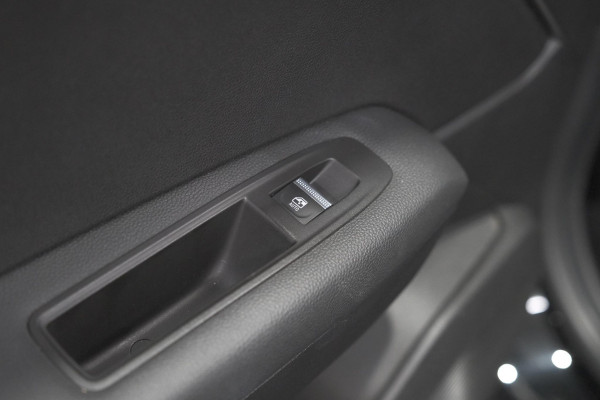 Renault Captur 1.3 Mild Hybrid 160 Rive Gauche | Trekhaak | 360 Camera | 9.3 Inch Grootscherm | Stoelverwarming