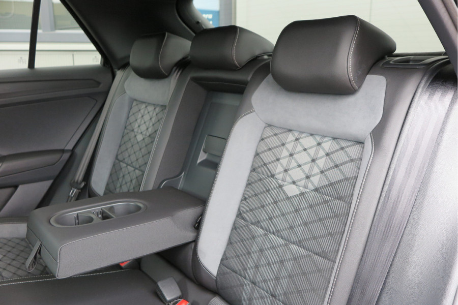 Volkswagen T-Roc 1.5 TSI 150pk DSG R-Line Black Style Virtual cockpit , Keyless, PDC , 19"LMV, Camera , Carplay, LED, Navi voorbereid. Stoelverwarming , Elektr. achterklep