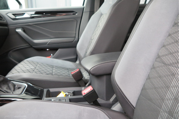 Volkswagen T-Roc 1.5 TSI 150pk DSG R-Line Black Style Virtual cockpit , Keyless, PDC , 19"LMV, Camera , Carplay, LED, Navi voorbereid. Stoelverwarming , Elektr. achterklep