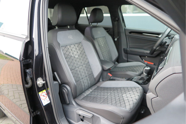 Volkswagen T-Roc 1.5 TSI 150pk DSG R-Line Black Style Virtual cockpit , Keyless, PDC , 19"LMV, Camera , Carplay, LED, Navi voorbereid. Stoelverwarming , Elektr. achterklep