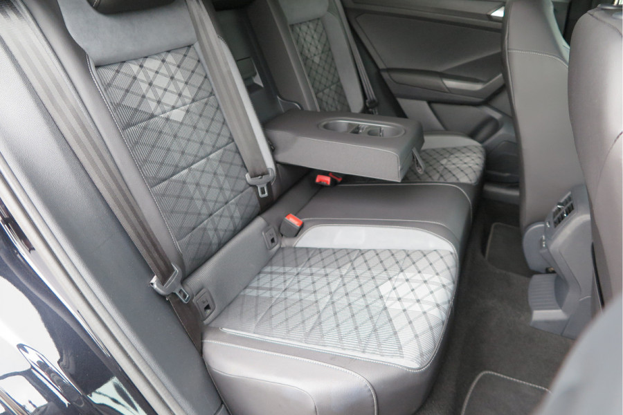 Volkswagen T-Roc 1.5 TSI 150pk DSG R-Line Black Style Virtual cockpit , Keyless, PDC , 19"LMV, Camera , Carplay, LED, Navi voorbereid. Stoelverwarming , Elektr. achterklep