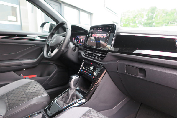 Volkswagen T-Roc 1.5 TSI 150pk DSG R-Line Black Style Virtual cockpit , Keyless, PDC , 19"LMV, Camera , Carplay, LED, Navi voorbereid. Stoelverwarming , Elektr. achterklep