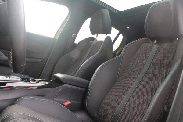 Peugeot 208 1.2 Hybrid 145PK AUTOMAAT GT | PANORAMA DAK | ADAPTIVE CRUISE CONTROL | KEYLESS ENTRY/START | LICHTMETALEN VELGEN 17" | ACHTERUITRIJ CAMERA | FULL LED KOPLAMPEN | PARKEERSENSOREN VOOR + ACHTER | DAB+ RADIO | NAVIGATIE | SFEER VERLICHTING | DRAADLOZE TELEFOONLADER |