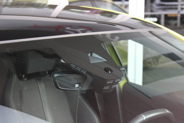 Peugeot 208 1.2 Hybrid 145PK AUTOMAAT GT | PANORAMA DAK | ADAPTIVE CRUISE CONTROL | KEYLESS ENTRY/START | LICHTMETALEN VELGEN 17" | ACHTERUITRIJ CAMERA | FULL LED KOPLAMPEN | PARKEERSENSOREN VOOR + ACHTER | DAB+ RADIO | NAVIGATIE | SFEER VERLICHTING | DRAADLOZE TELEFOONLADER |