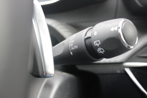 Peugeot 208 1.2 Hybrid 145PK AUTOMAAT GT | PANORAMA DAK | ADAPTIVE CRUISE CONTROL | KEYLESS ENTRY/START | LICHTMETALEN VELGEN 17" | ACHTERUITRIJ CAMERA | FULL LED KOPLAMPEN | PARKEERSENSOREN VOOR + ACHTER | DAB+ RADIO | NAVIGATIE | SFEER VERLICHTING | DRAADLOZE TELEFOONLADER |