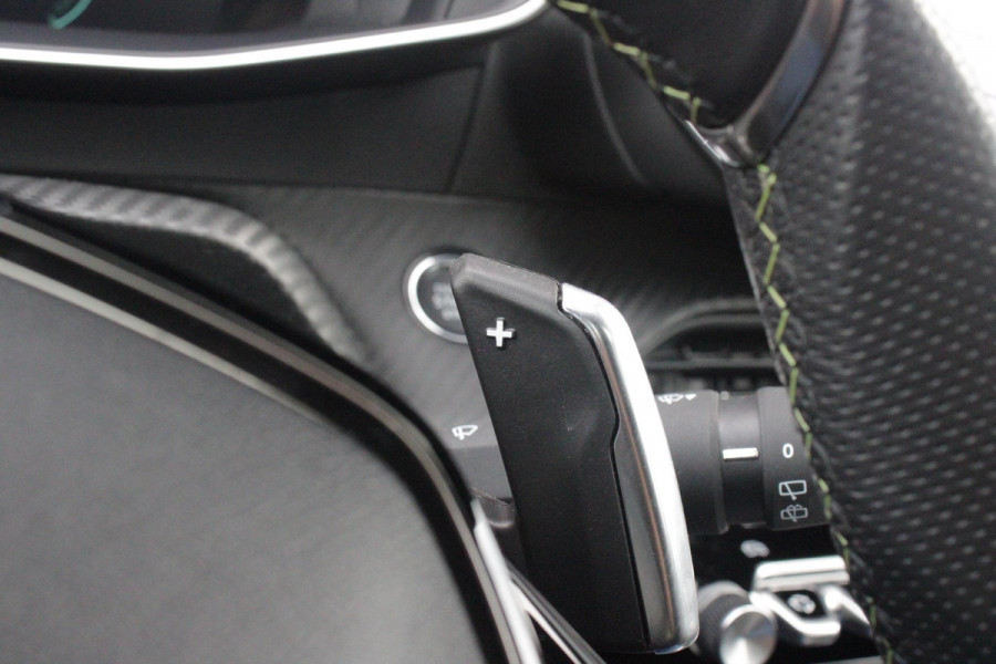 Peugeot 208 1.2 Hybrid 145PK AUTOMAAT GT | PANORAMA DAK | ADAPTIVE CRUISE CONTROL | KEYLESS ENTRY/START | LICHTMETALEN VELGEN 17" | ACHTERUITRIJ CAMERA | FULL LED KOPLAMPEN | PARKEERSENSOREN VOOR + ACHTER | DAB+ RADIO | NAVIGATIE | SFEER VERLICHTING | DRAADLOZE TELEFOONLADER |