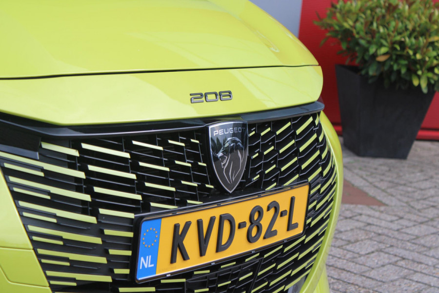 Peugeot 208 1.2 Hybrid 145PK AUTOMAAT GT | PANORAMA DAK | ADAPTIVE CRUISE CONTROL | KEYLESS ENTRY/START | LICHTMETALEN VELGEN 17" | ACHTERUITRIJ CAMERA | FULL LED KOPLAMPEN | PARKEERSENSOREN VOOR + ACHTER | DAB+ RADIO | NAVIGATIE | SFEER VERLICHTING | DRAADLOZE TELEFOONLADER |