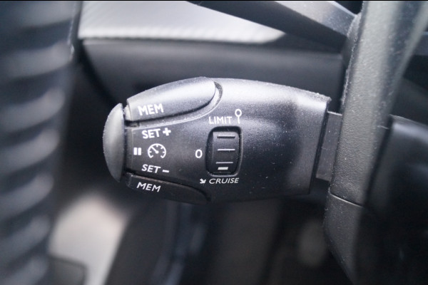 Peugeot 208 1.2 PureTech Active -CARPLAY-AIRCO-CRUISE-