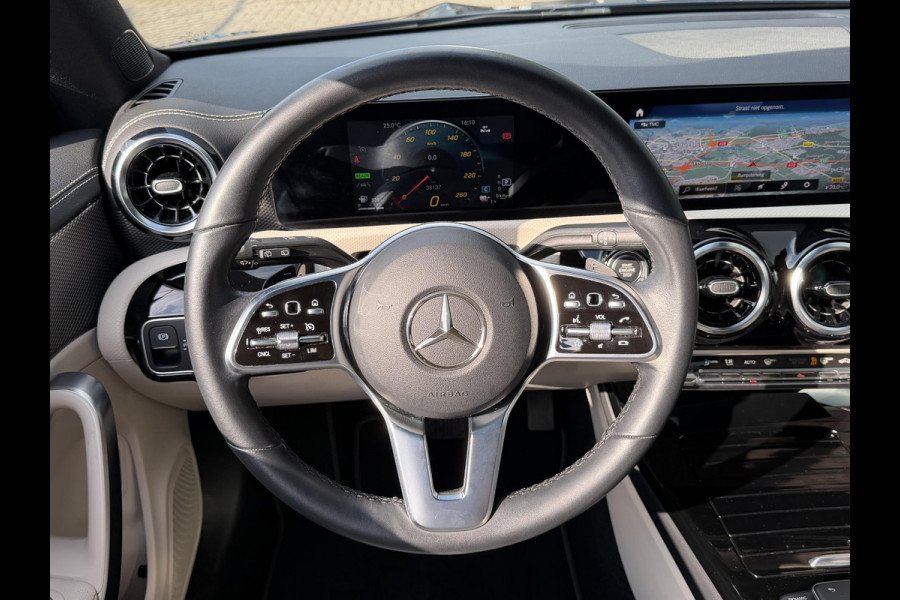 Mercedes-Benz CLA-Klasse Shooting Brake 250 e Luxury Line 18"/Leder/Elektrische klep/Camera/PDC v+a/DAB/Navigatie