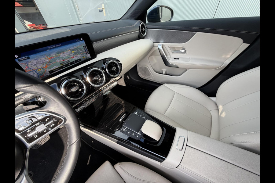 Mercedes-Benz CLA-Klasse Shooting Brake 250 e Luxury Line 18"/Leder/Elektrische klep/Camera/PDC v+a/DAB/Navigatie