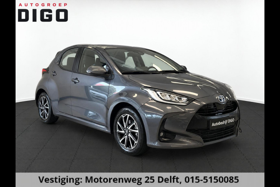 Toyota Yaris 1.5 Hybrid 115 Dynamic GARANTIE TOT 06-2033! . STOEL VERWARMING . PARKEERSENSOREN ACHTER . APPLE CARPLAY & ANDRIOD AUTO . SLECHTS 33.000KM .