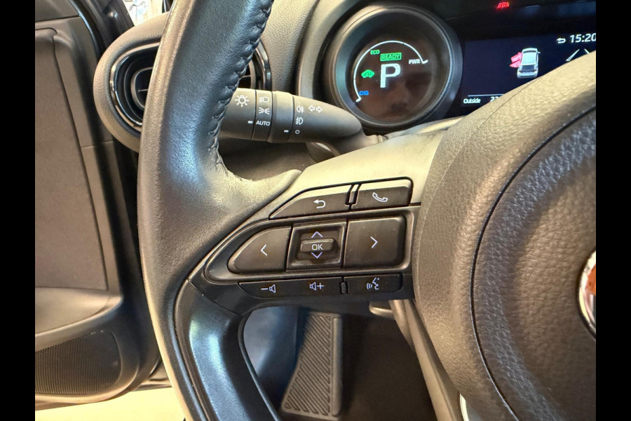Toyota Yaris 1.5 Hybrid 115 Dynamic GARANTIE TOT 06-2033! . STOEL VERWARMING . PARKEERSENSOREN ACHTER . APPLE CARPLAY & ANDRIOD AUTO . SLECHTS 33.000KM .