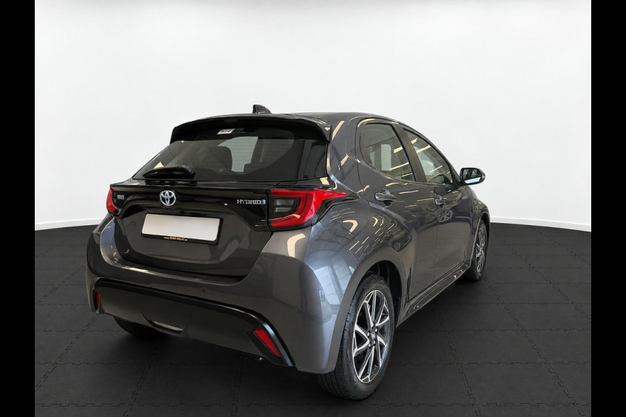 Toyota Yaris 1.5 Hybrid 115 Dynamic GARANTIE TOT 06-2033! . STOEL VERWARMING . PARKEERSENSOREN ACHTER . APPLE CARPLAY & ANDRIOD AUTO . SLECHTS 33.000KM .