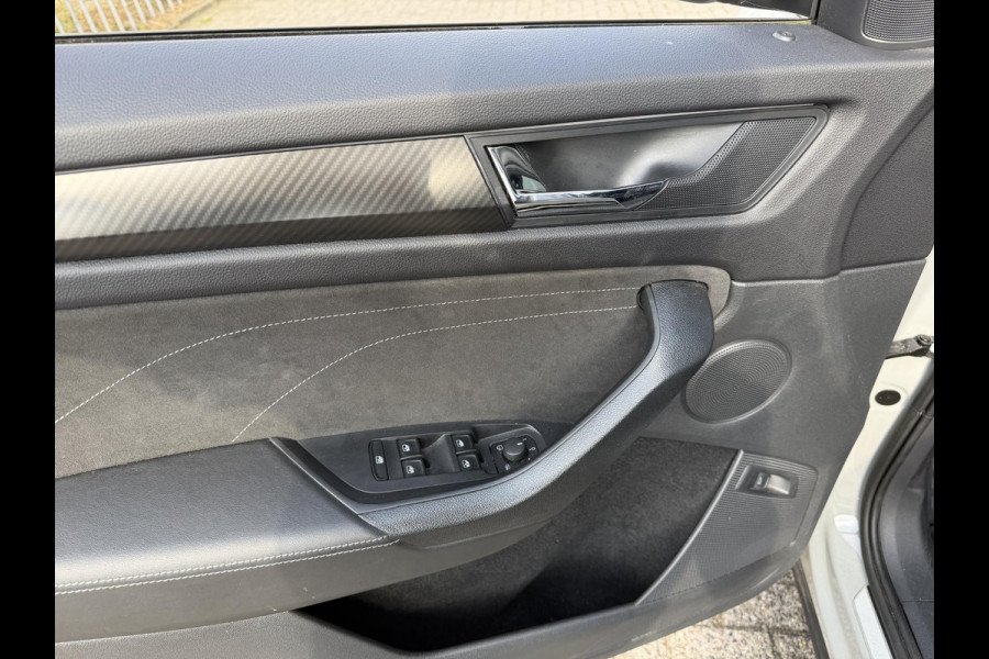 Škoda Kodiaq 1.5 TSI Sportline Business 7p. 19"/Trekhaak/Camera/PDC v+a/Stoelverwarming + memory/Elektrische klep/Keyless/Adaptieve cruise/Apple Carplay & Android Auto