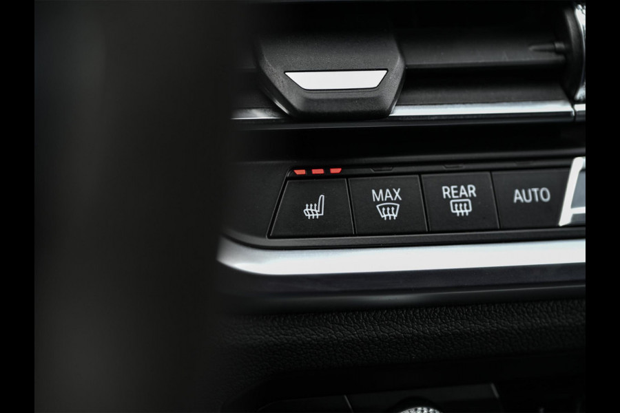 BMW 3 Serie 318i High Executive M-Sport | M-Performance | Stoelverwarming | Ambiance Interieur | PDC V+A | Cruise Control |