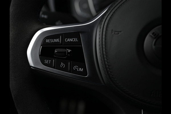 BMW 3 Serie 318i High Executive M-Sport | M-Performance | Stoelverwarming | Ambiance Interieur | PDC V+A | Cruise Control |