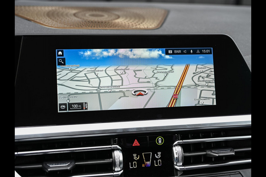 BMW 3 Serie 318i High Executive M-Sport | M-Performance | Stoelverwarming | Ambiance Interieur | PDC V+A | Cruise Control |