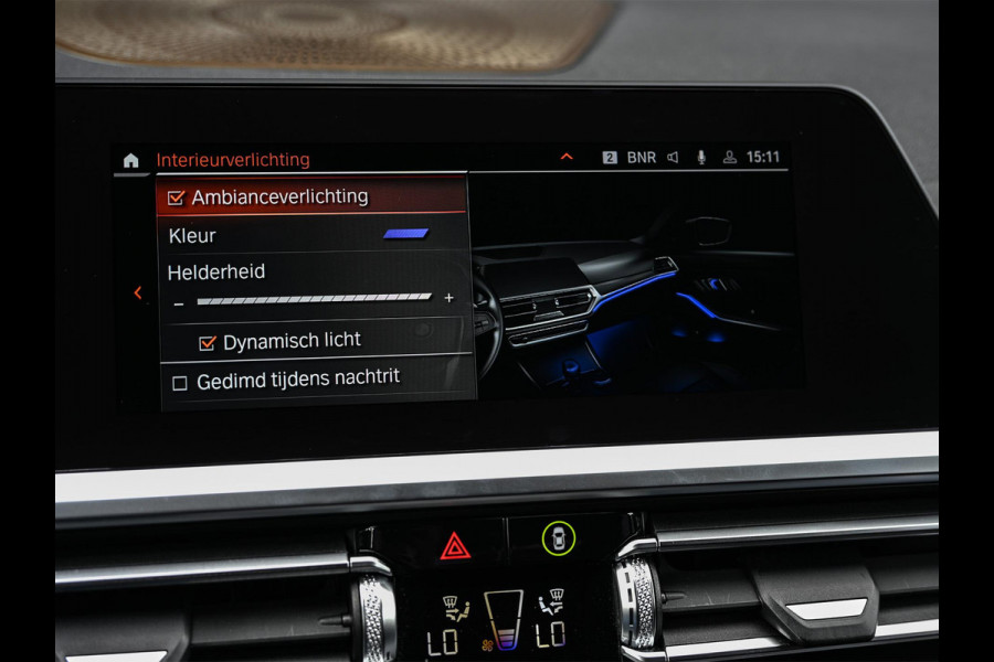 BMW 3 Serie 318i High Executive M-Sport | M-Performance | Stoelverwarming | Ambiance Interieur | PDC V+A | Cruise Control |