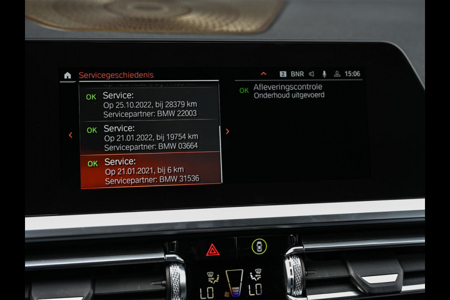 BMW 3 Serie 318i High Executive M-Sport | M-Performance | Stoelverwarming | Ambiance Interieur | PDC V+A | Cruise Control |