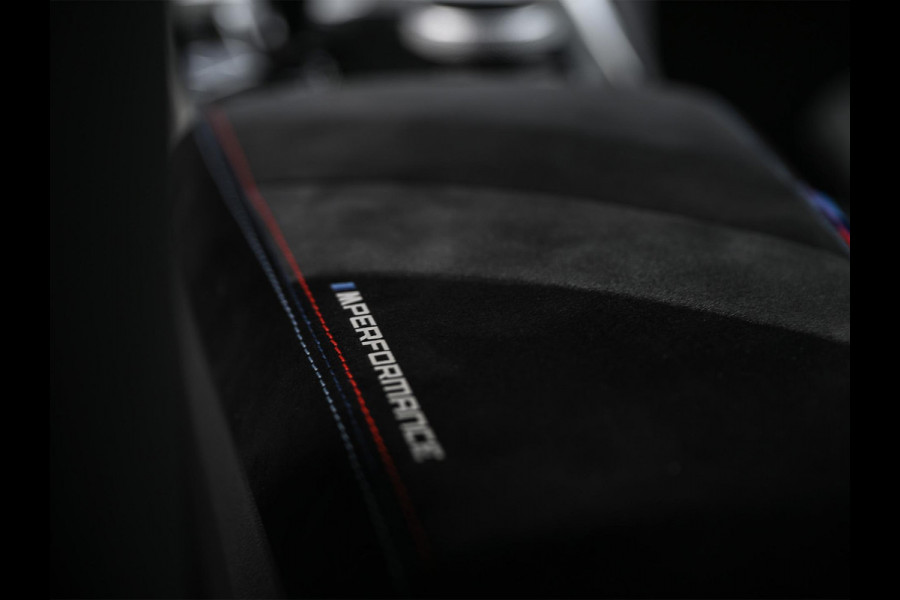 BMW 3 Serie 318i High Executive M-Sport | M-Performance | Stoelverwarming | Ambiance Interieur | PDC V+A | Cruise Control |