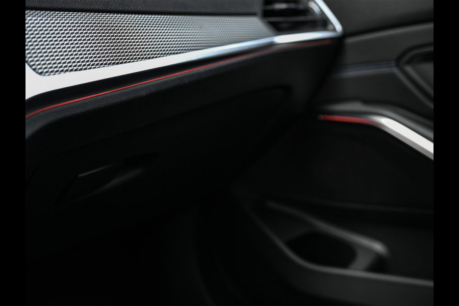 BMW 3 Serie 318i High Executive M-Sport | M-Performance | Stoelverwarming | Ambiance Interieur | PDC V+A | Cruise Control |